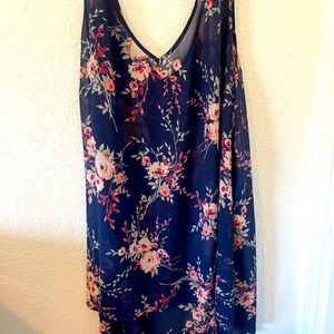 Torrid V neck both front n back Navy floral Size 3